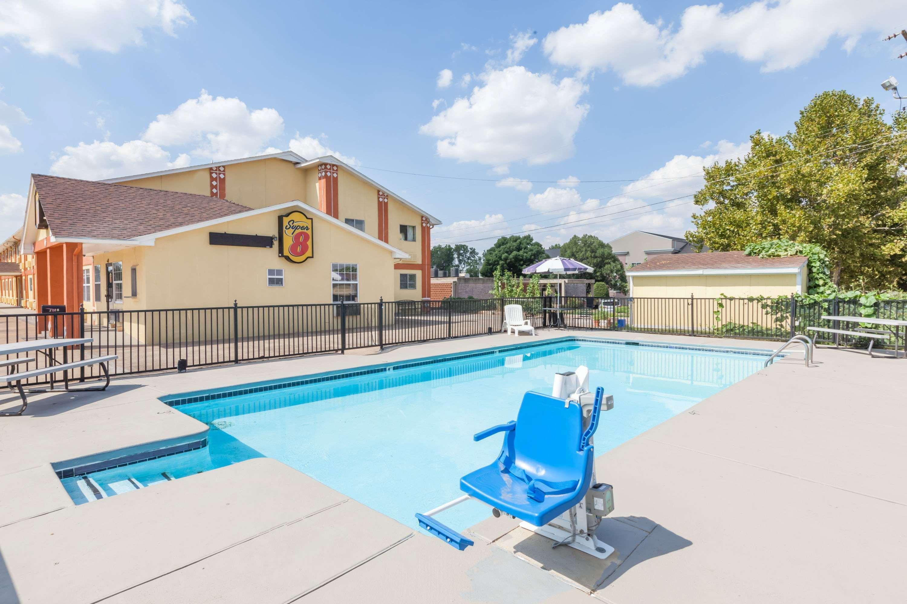 Super 8 By Wyndham Chickasha Exterior foto