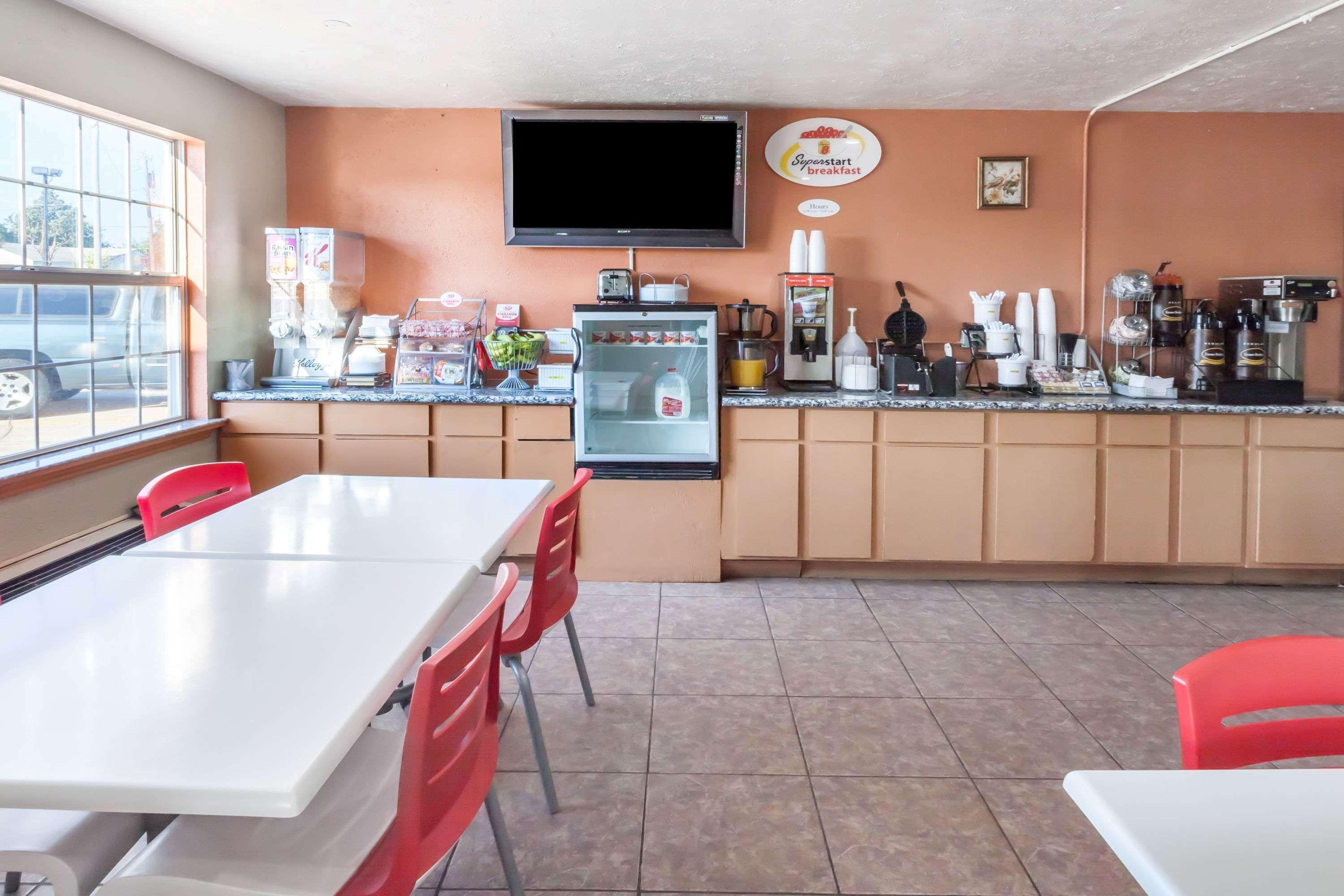 Super 8 By Wyndham Chickasha Exterior foto